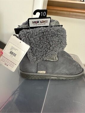 Muk Luks Gray Plush Sherpa/Sweater Boot